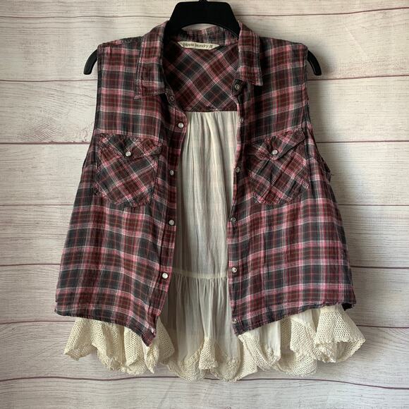 Hippie Laundry Sleeveless Plaid Button Up Shirt Boho Crochet Lace Ruffle Size L - Picture 2 of 15